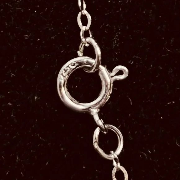 Silver Tone Cable Chain Necklace With Clear Glass Pendant & Earrings Set (3857) - Picture 6 of 10